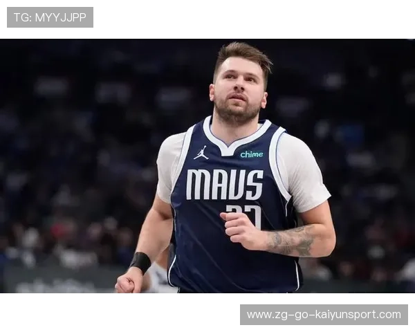 东契奇率队发动快速反击得分，独行侠节奏上升